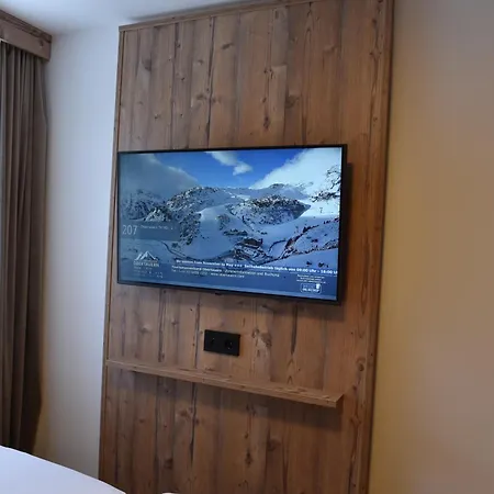 ホテル Smarthotel Inalpe オーバータウエルン