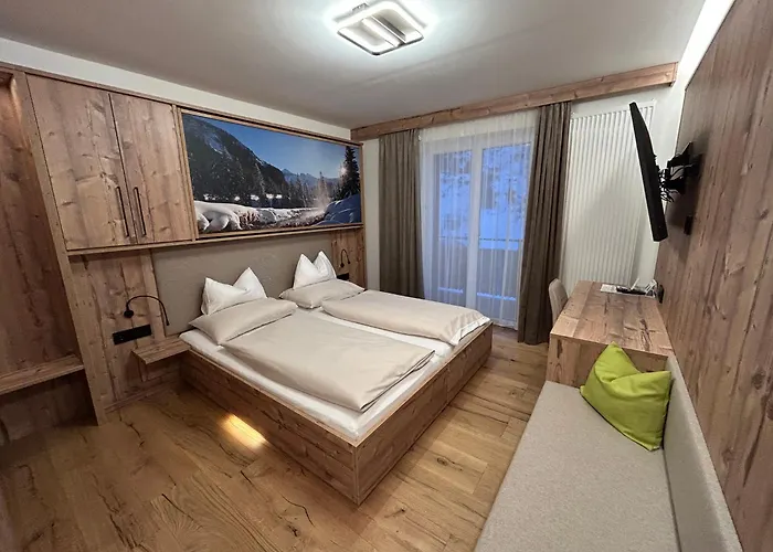 ホテル Smarthotel Inalpe オーバータウエルン