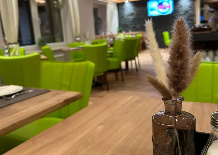 ホテル Smarthotel Inalpe オーバータウエルン