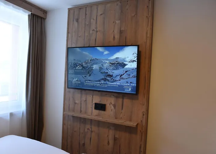 ホテル Smarthotel Inalpe オーバータウエルン